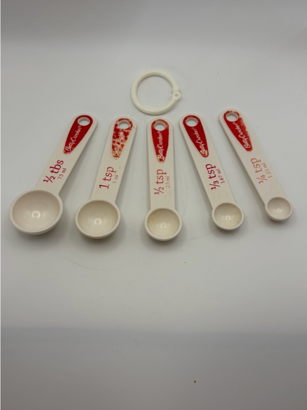 Vintage Betty Crocker Red and White Plastic Measuring Spoon Set 6 Piece Retro